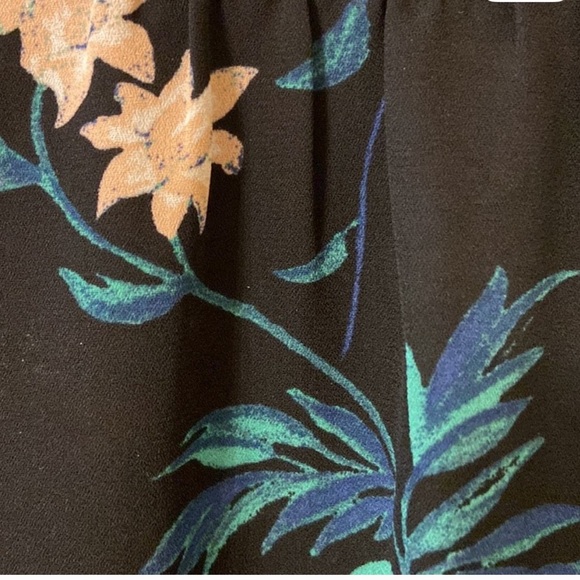 Banana Republic Piped Crew Paradiso Tropical Palm Top - Picture 5 of 6